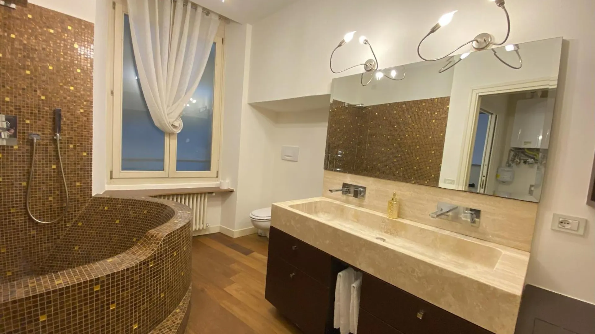 La Casa Dell'Arte In Piazza Vecchia Bergamo Apartment Italy
