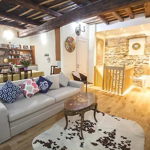 Apartment Porta Dipinta House Alta, Bergamo