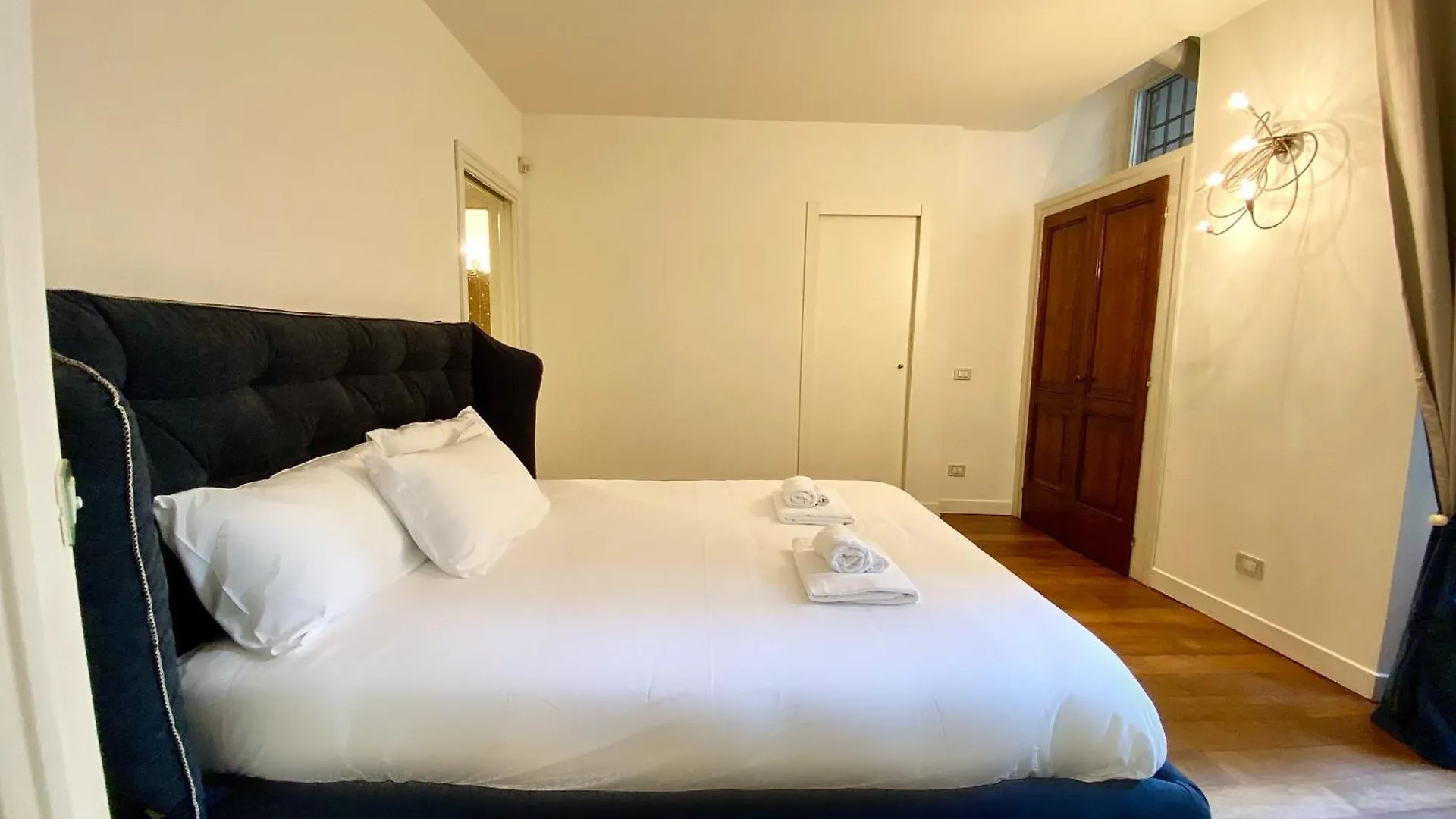 Ferienwohnung La Casa Dell'Arte In Piazza Vecchia Bergamo Apartment